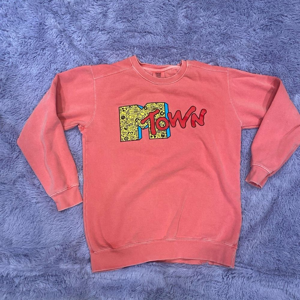 Comfort Colors M Town sweatshirt‎ size Small